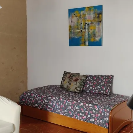 De La Fontaine Ferienhaus Huille-Lezigne